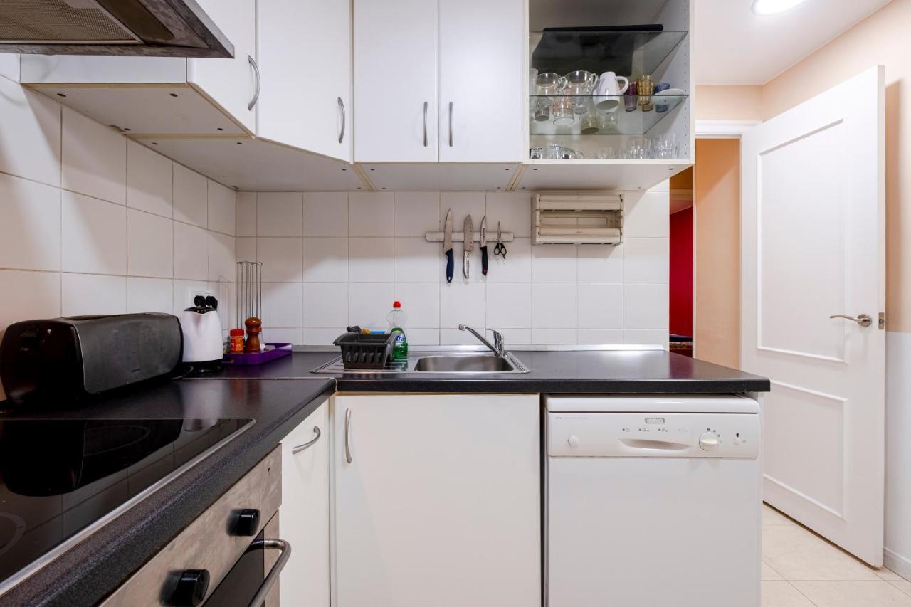 Appartamento Three Bedroom In Sants Barcellona